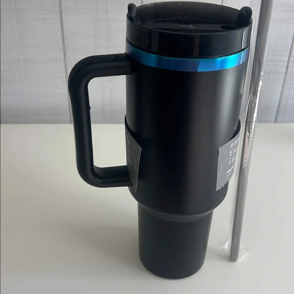 Stanley Quencher H2.0 Tumbler Black with Iridescent Lid - Picture 4 of 8